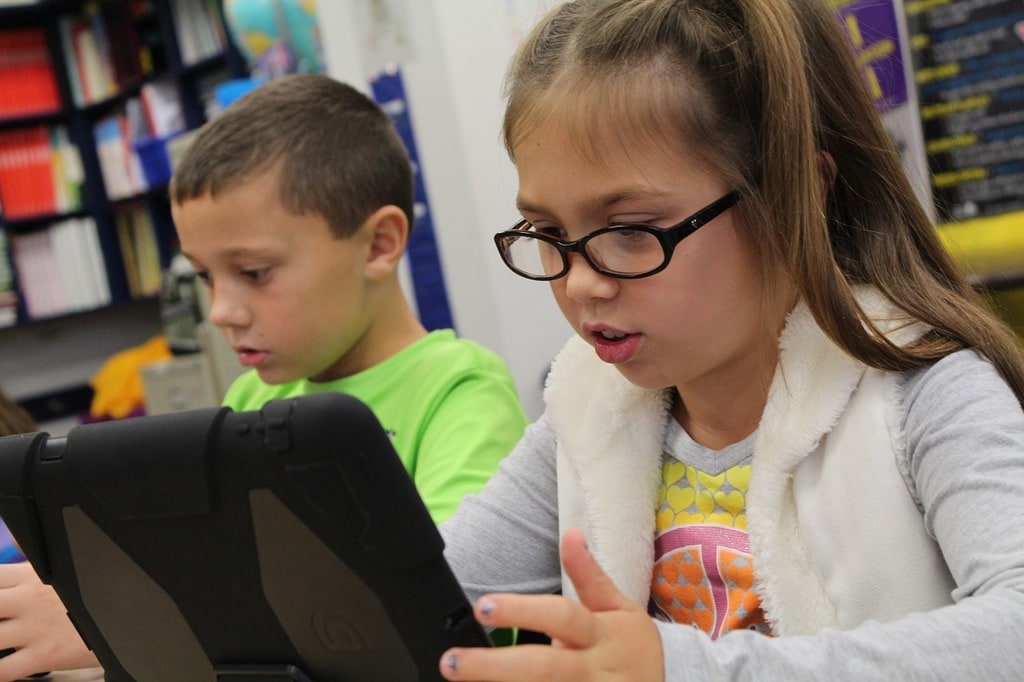 Innovations éducatives avec les chatbots IA dans les établissements scolaires